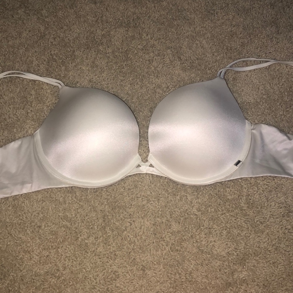 Victoria’s Secret Very Sexy White Push-up Bra